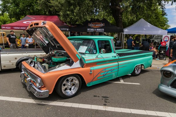 Quels sont les avantages des nouvelles technologies de phares adaptatifs pour la conduite nocturne?